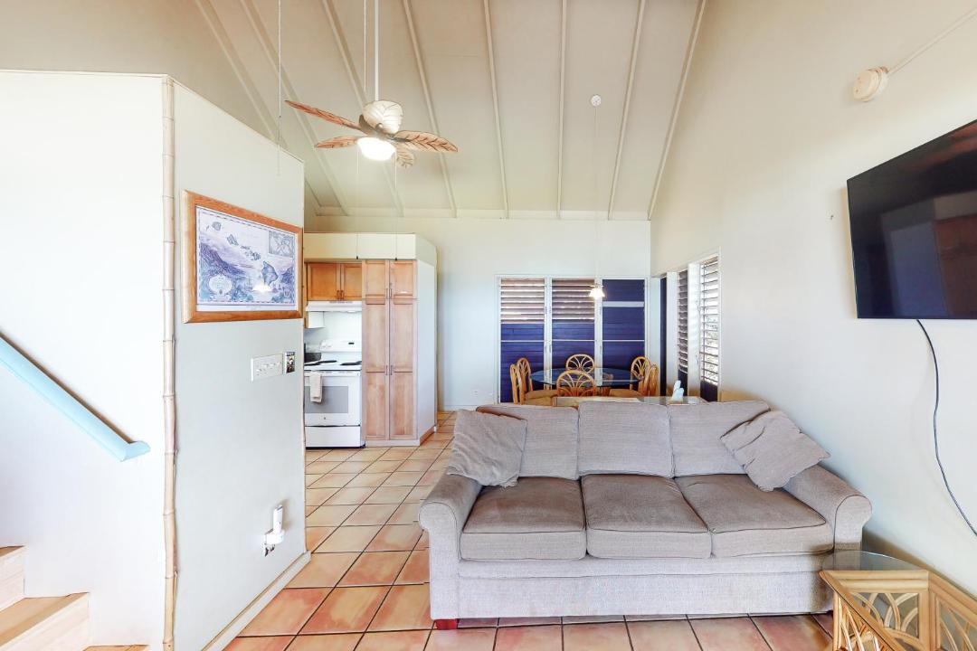 Photo of Livingroom in Maunaloa