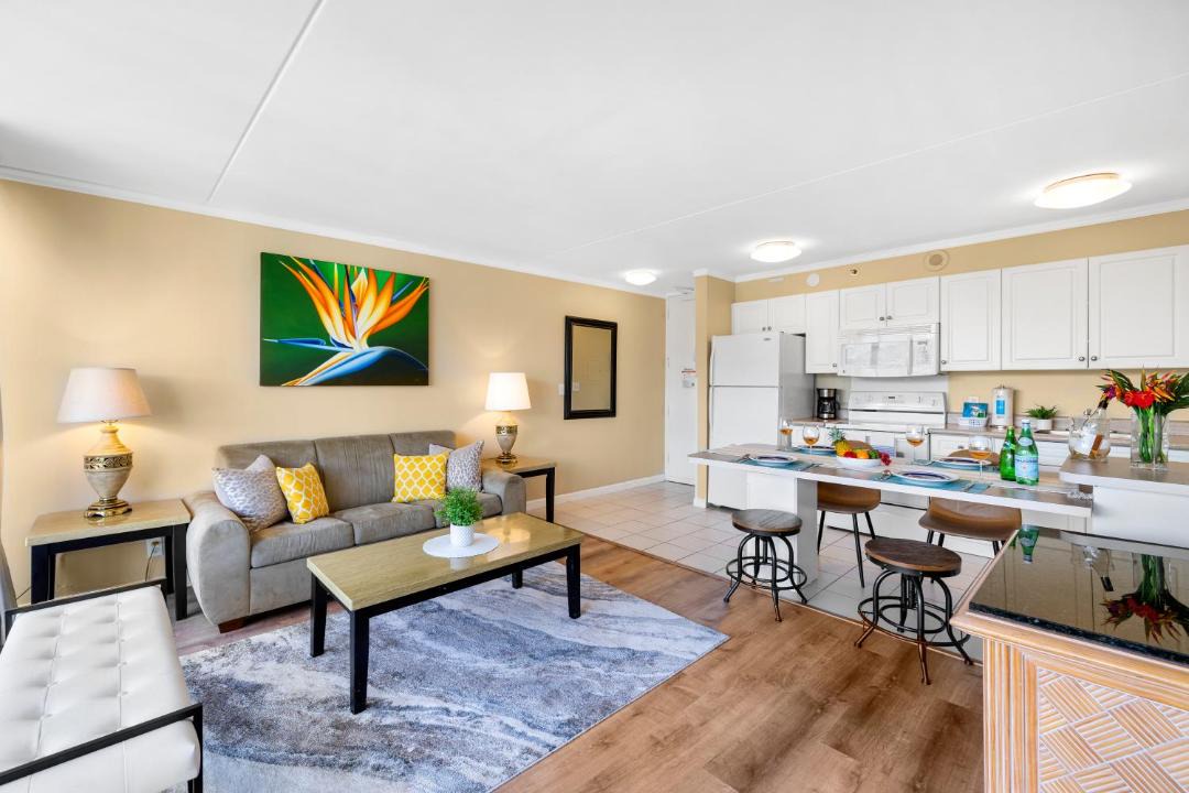 Photo of Livingroom in Waikiki