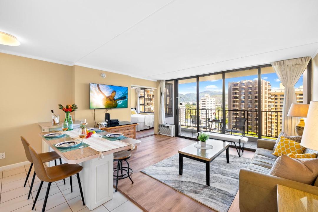 Photo of Livingroom in Waikiki