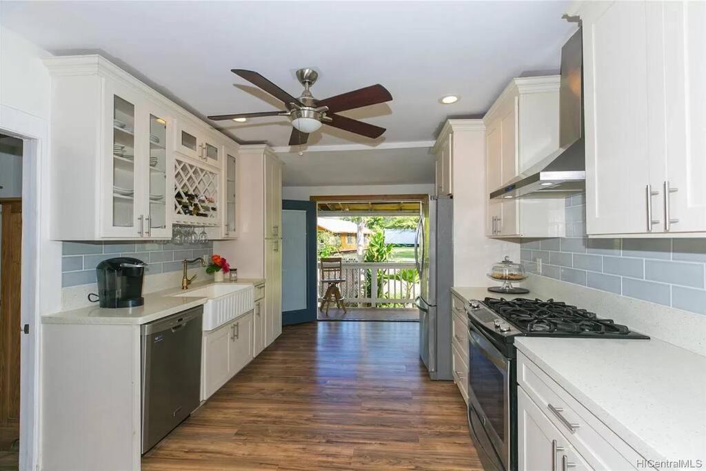 Photo of Kitchen in Makaha