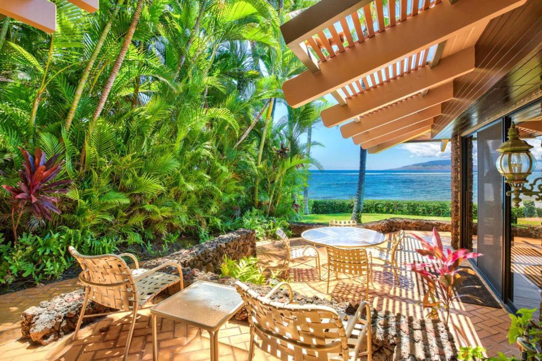 Photo of Patio Balcony in Historic Lahaina Front Street