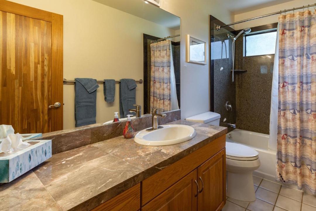 Photo of Bathroom in Historic Lahaina Front Street