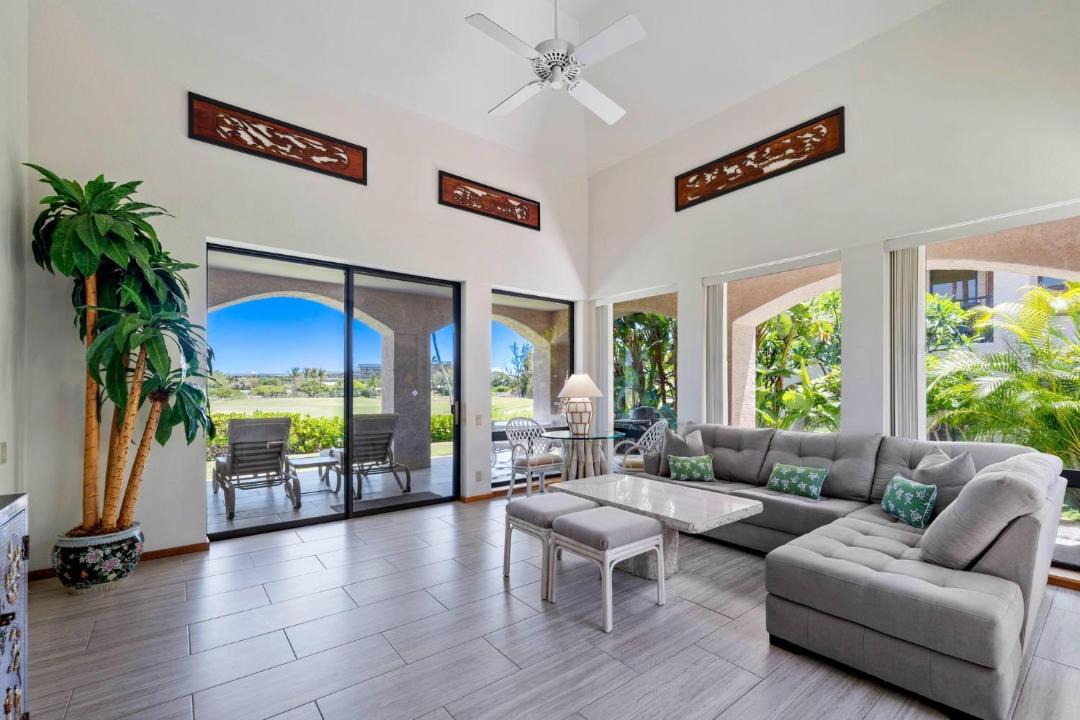Photo of Livingroom in Waikoloa