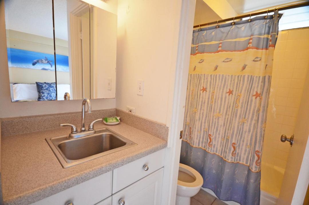Photo of Bathroom in Waikiki