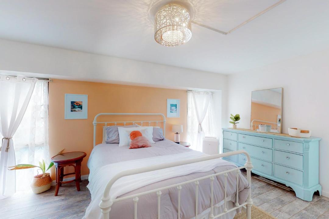 Photo of Bedroom in Waikiki