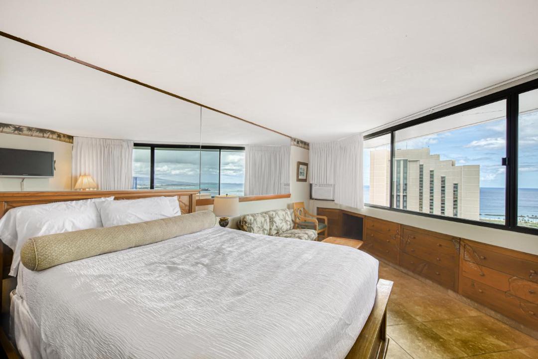 Photo of Bedroom in Waikiki