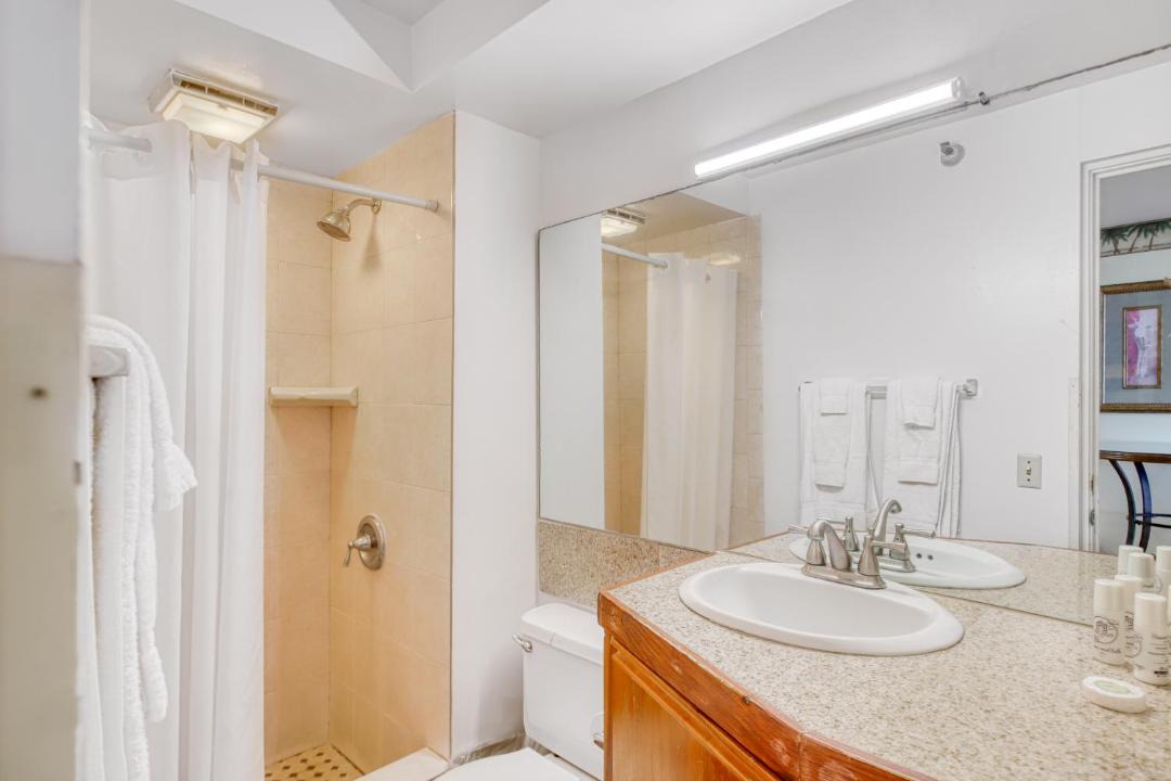 Photo of Bathroom in Waikiki