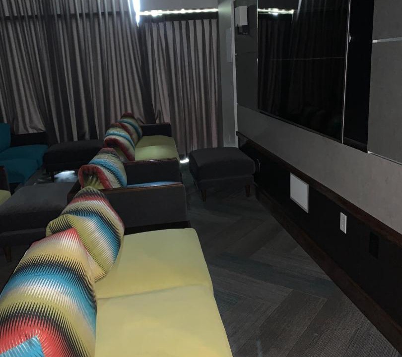 Photo of Livingroom in Portlock