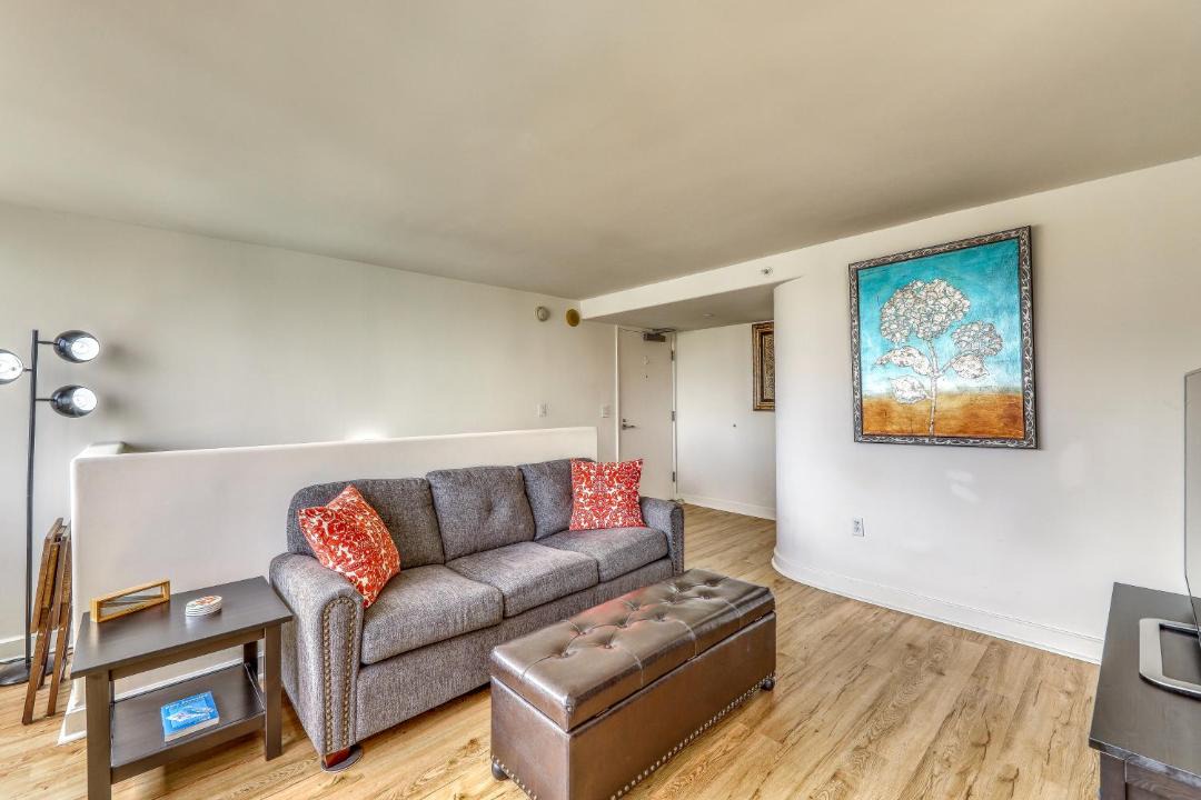 Photo of Livingroom in Waikiki