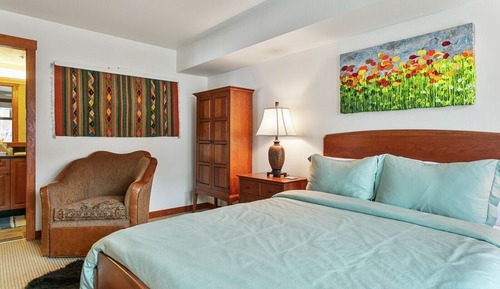 Condo, 2 Bedrooms
