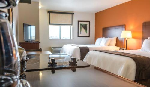 Queen Room with Two Queen Beds - Recliner - Hearing Accessible