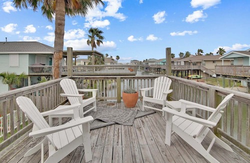 Jamaica Beach Cottage | Herons Nest by Ryson Vacation Rentals