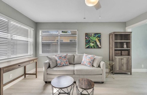 North Beach Apartment | Modern Apt Near Beach Views & Wi-fi