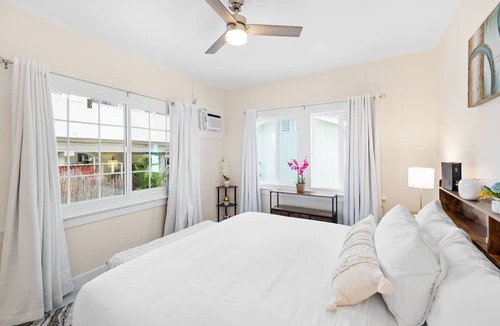 McCully - Moiliili House | Charming 4BR/2BA Hawaii House - Ideal for Families, Close to Attractions