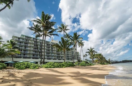 Punaluu Condo | Beachfront Condo with Amazing View