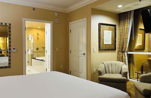 Las Vegas Condo | AMAZING! STRIP View-Balcony Signature MGM 1Bdrm 2Bath FREE VALET! NO RESORT FEES