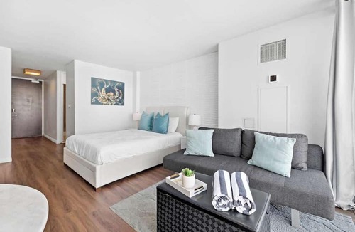 Waikiki Apartment | Stunning Waikiki Studio - 5 Star Location!