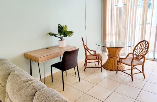 Diamond Head - Kapahulu - St. Louis Apartment | Stunning! Diamond Head Oceanfront Lanai Condo - Sleeps 5