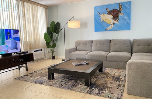 Diamond Head - Kapahulu - St. Louis Apartment | Stunning! Diamond Head Oceanfront Lanai Condo - Sleeps 5