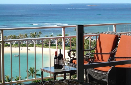 Waikiki Condo | Posh & Lavish . 2 ADJOINING SUITES . Direct Ocean Views