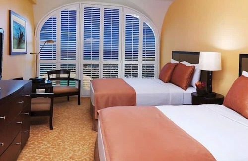 Waikiki Condo | Hilton Hawaiian Village Lagoon Tower:Two bedroom suite at a perfect beach resort