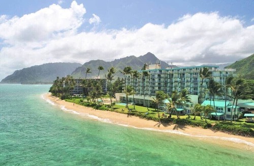 Punaluu Condo | Luxury Beachfront Condo with Ocean View