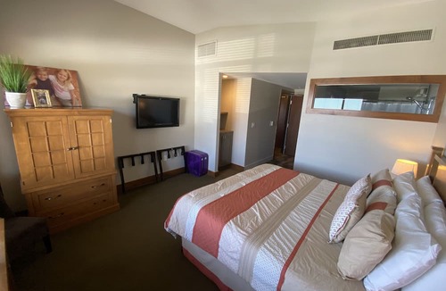 Park City Condo | Can't get any closer to lifts than Sundial Lodge! Winter 25/26 open for booking!