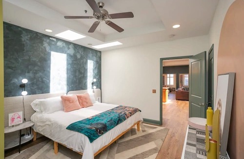 Downtown Nashville Condo | Penthouse Above Music & Bars