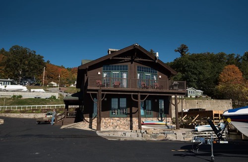 North Lake George Condo | Breathtaking Mountain Views Surround New Lakefront Condo