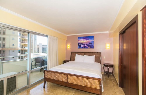 Waikiki Condo | Beautifully Remodeled 2 Bedroom Waikiki Condo - Sleeps 6!