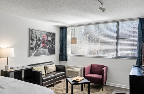 Brookwood Apartment | (CCI) Great Value, Serviced Studio in Quiet Neighborhood