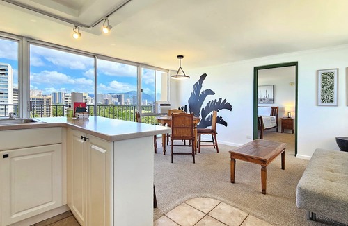 Diamond Head - Kapahulu - St. Louis Apartment | Idyllic Ocean Views from 12th floor 1 Bedroom Suite with Full Kitchen
