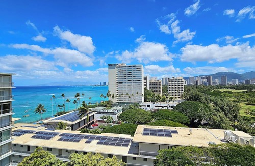 Diamond Head - Kapahulu - St. Louis Apartment | Idyllic Ocean Views from 12th floor 1 Bedroom Suite with Full Kitchen