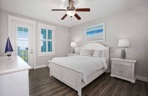 Red Fish Cove Condo | Beachfront Paradise! Beautiful Beachfront Views - Brand New Elevator