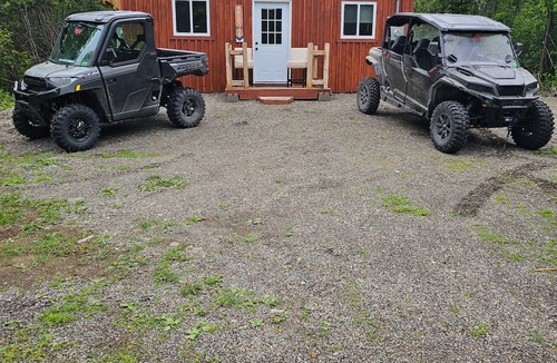 Littleton House | Lovely all new 2-bedroom cabin with T.V. & free internet in charming Littleton