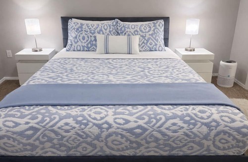 Kirkman South Apartment | Stylish Clean 2BD & 2BTH Near Universal Free Parking Fast WiFi Quiet Gated