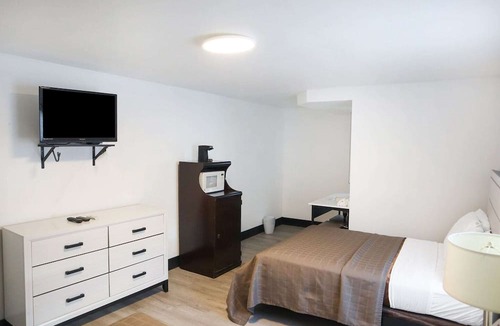 Ronks Apartment | Queen Bed | Ronks, PA