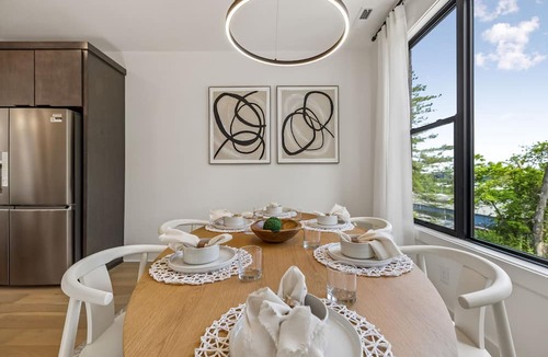 Hurwood Heights Condo | Iconic retreat w/exclusive rooftop lounge & spa!