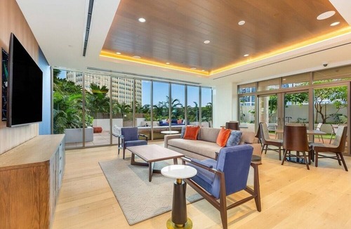 Ala Moana Condo | New Luxurious condo in Ala Moana, High Floor overlooking the Ocean and Mountains