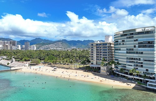 Diamond Head - Kapahulu - St. Louis Apartment | Sans Souci 1104 🏵 King Bedroom Beachfront 1 Bedroom 30+Nights