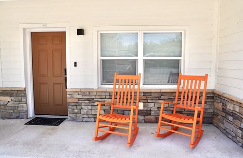 Crescent Beach Condo | SōLE Villa #2|Elegant 2BR Retreat|Beach|Stargazing
