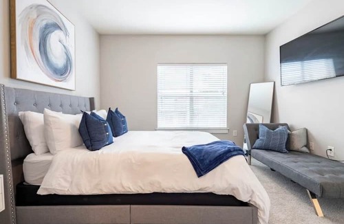 Inman Park Apartment | Stylish 1BR APT Inman Park, on the Beltline - Free Parking - EV charger - Pool