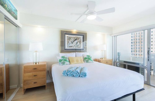 Waikiki Condo | Oceanfront Retreat at the Ilikai! Your island escape await!