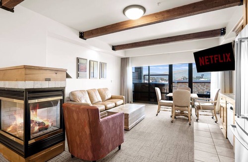 Kimball Junction Condo | Newpark 304-A | Private Hot Tub | Kitchenette | Olympic Park & Mtn View | Fireplace | Pool & Hot Tub