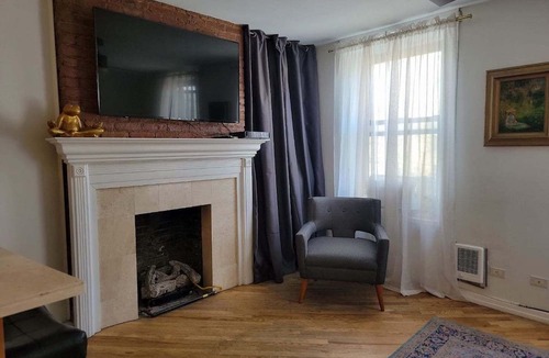 East Village Apartment | Lovely Apt with Queen Bed & Queen Murphy Bed, Close to Subway, Sleeps 4