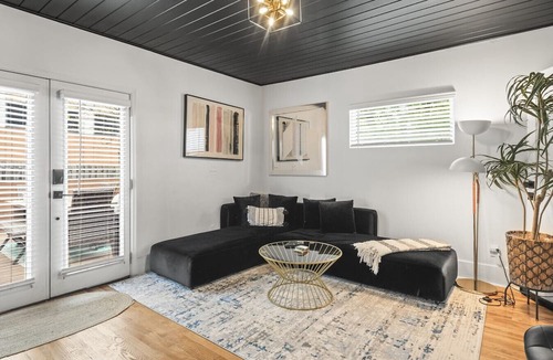 Reynoldstown Apartment | Hot Tub | Fully-Fenced Yard |The Bubbly Suite