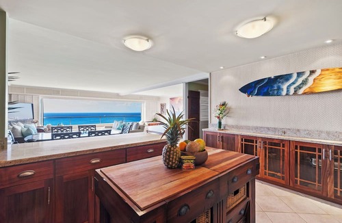 Diamond Head - Kapahulu - St. Louis Condo | Hale Kaimana by Gather: Lux Gold Coast Condo w/Ocean Views & Beach Access