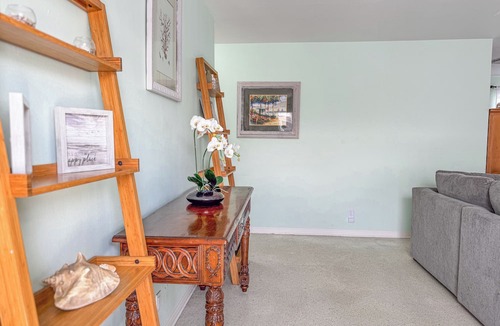 North Beach Apartment | Sunrise Delight –Pet-Friendly, 2-Min Walk to Beach