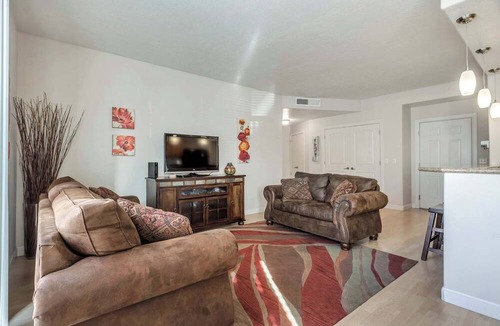 Rio Grande Condo | Modern Condo Near Convention Center