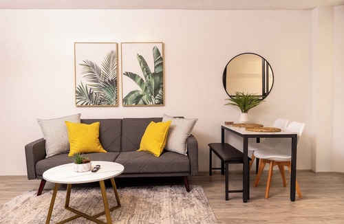 Downtown Honolulu Condo | Heart of Downtown, Newly renovated Mountain View Suite, Full Kitchen Living Room